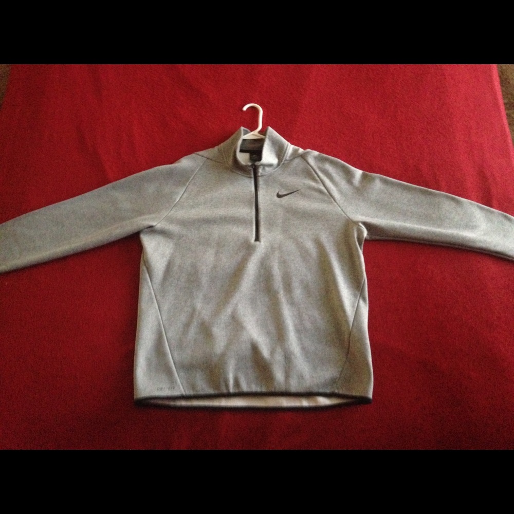 NIKE therma fit